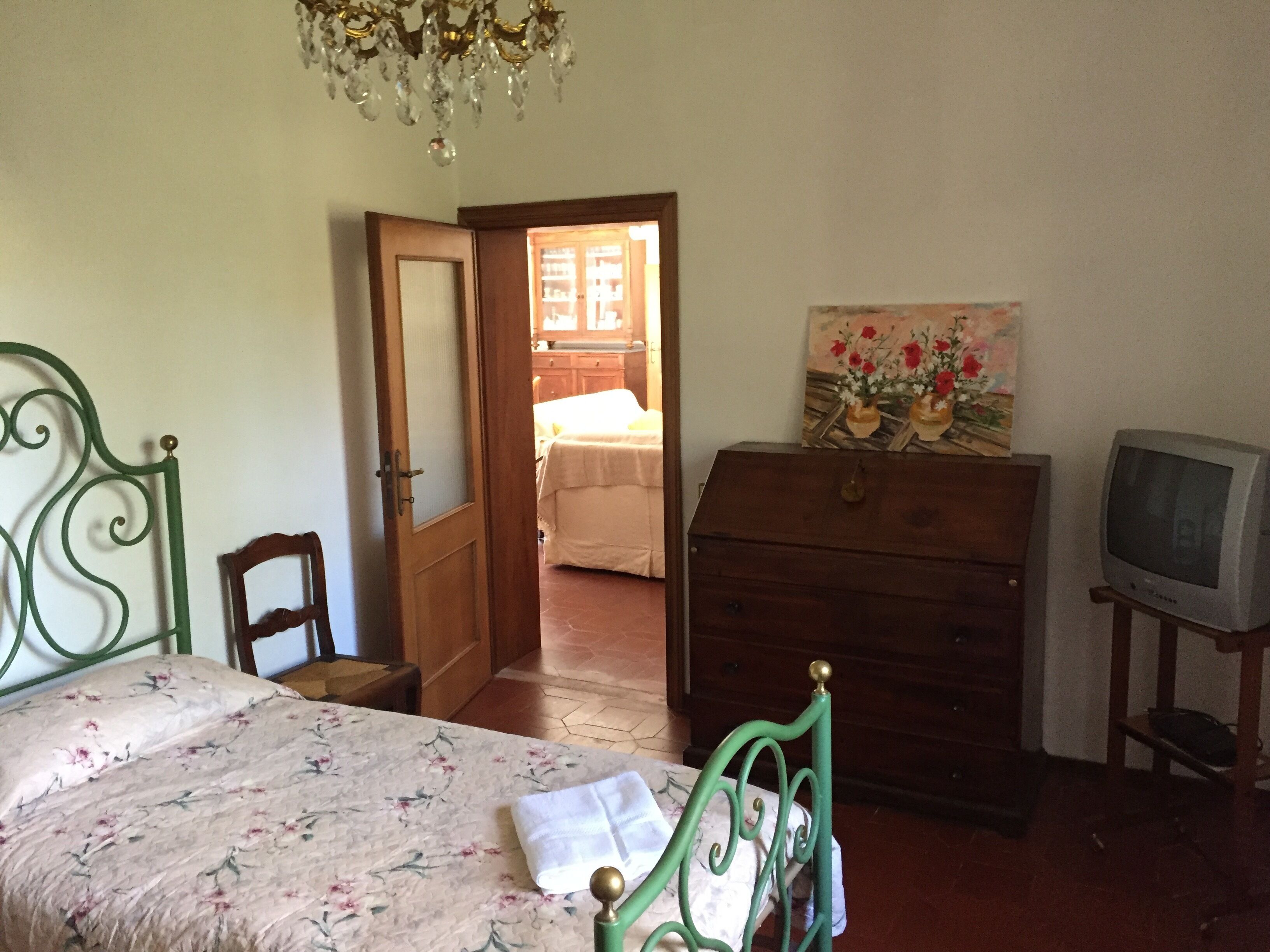 6 Schlafzimmer, Schreibtisch, Bügeleisen/Bügelbrett, kostenloses WLAN