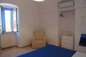 2 bedrooms, iron/ironing board, travel crib, free WiFi - At Grandma Lina's house short term rentals<br>SLBA000302-0003<br><br> (Polignano a Mare)