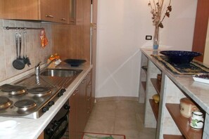 Refrigerador, horno, parrilla de estufa y lavavajillas 