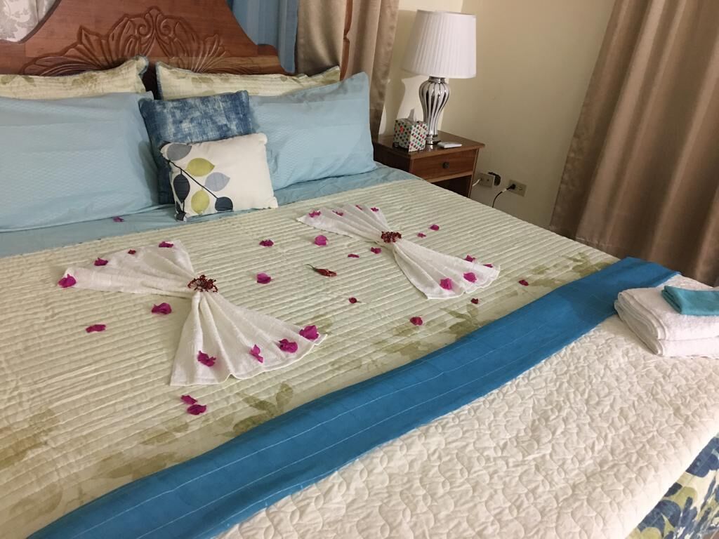 2 habitaciones, insonorización, tabla de planchar con plancha y wifi 