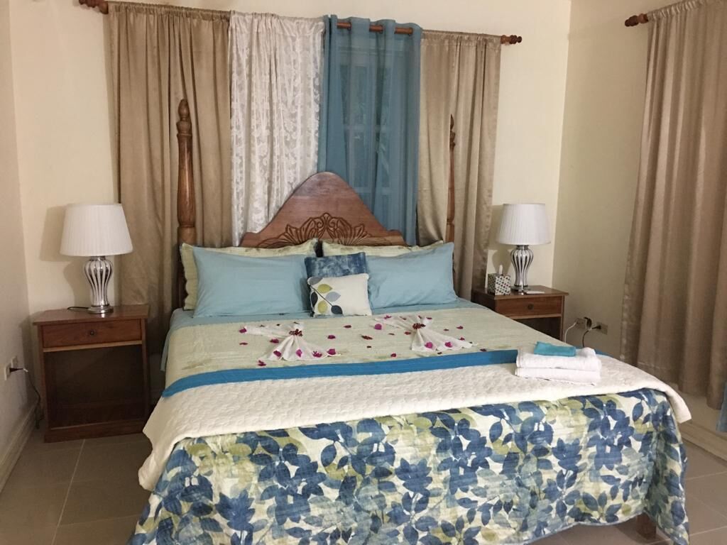 2 habitaciones, insonorización, tabla de planchar con plancha y wifi 