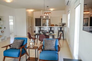 In-room dining - Flamingo Lake Villas | Turks and Caicos Islands (Providenciales)