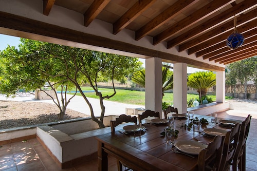 VILLA VALLS Rustikale Villa