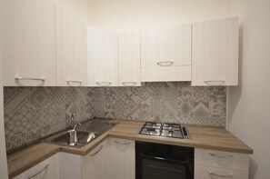 Mikrowelle, Ofen, Herdplatte, Geschirrspüler