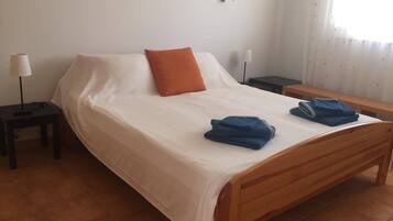 1 bedroom, WiFi, bed sheets