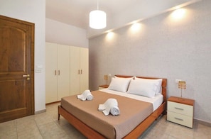 4 camere, ferro/asse da stiro, Wi-Fi, lenzuola