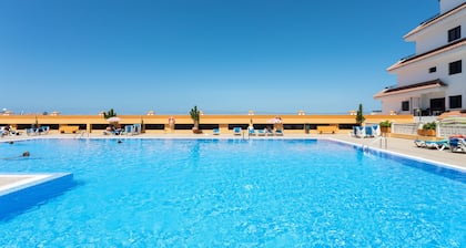 SPECTACULAR PENTHOUSE WITH SEA AND BEACH VIEWS, FREE WIFI