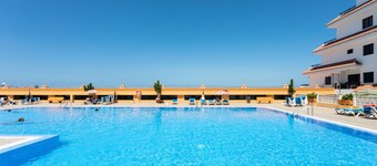 SPECTACULAR PENTHOUSE WITH SEA AND BEACH VIEWS, FREE WIFI