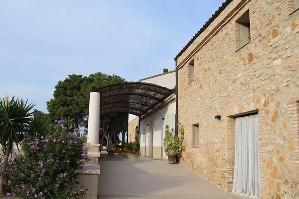 Property grounds - Cottage (full rental) Mas Daudén for 8 people (Tortosa)