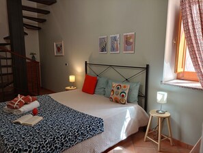 1 bedroom, WiFi, bed sheets - Domunua holiday house (Cefalù)