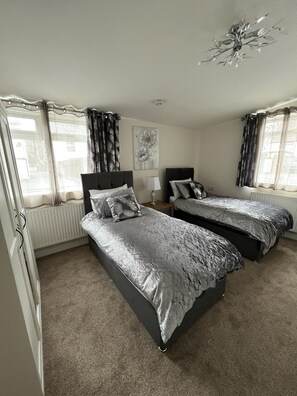 3 bedrooms, iron/ironing board, travel cot, free WiFi