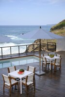 2 piscinas al aire libre, sillones reclinables de piscina