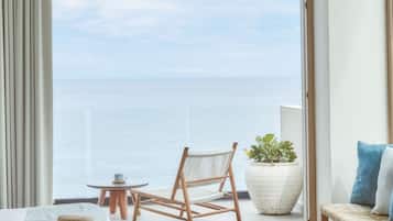 Quarto casal luxo | Frigobar, cofres nos quartos, espaço de trabalho para notebook