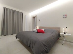 3 bedrooms, soundproofing, iron/ironing board, free WiFi