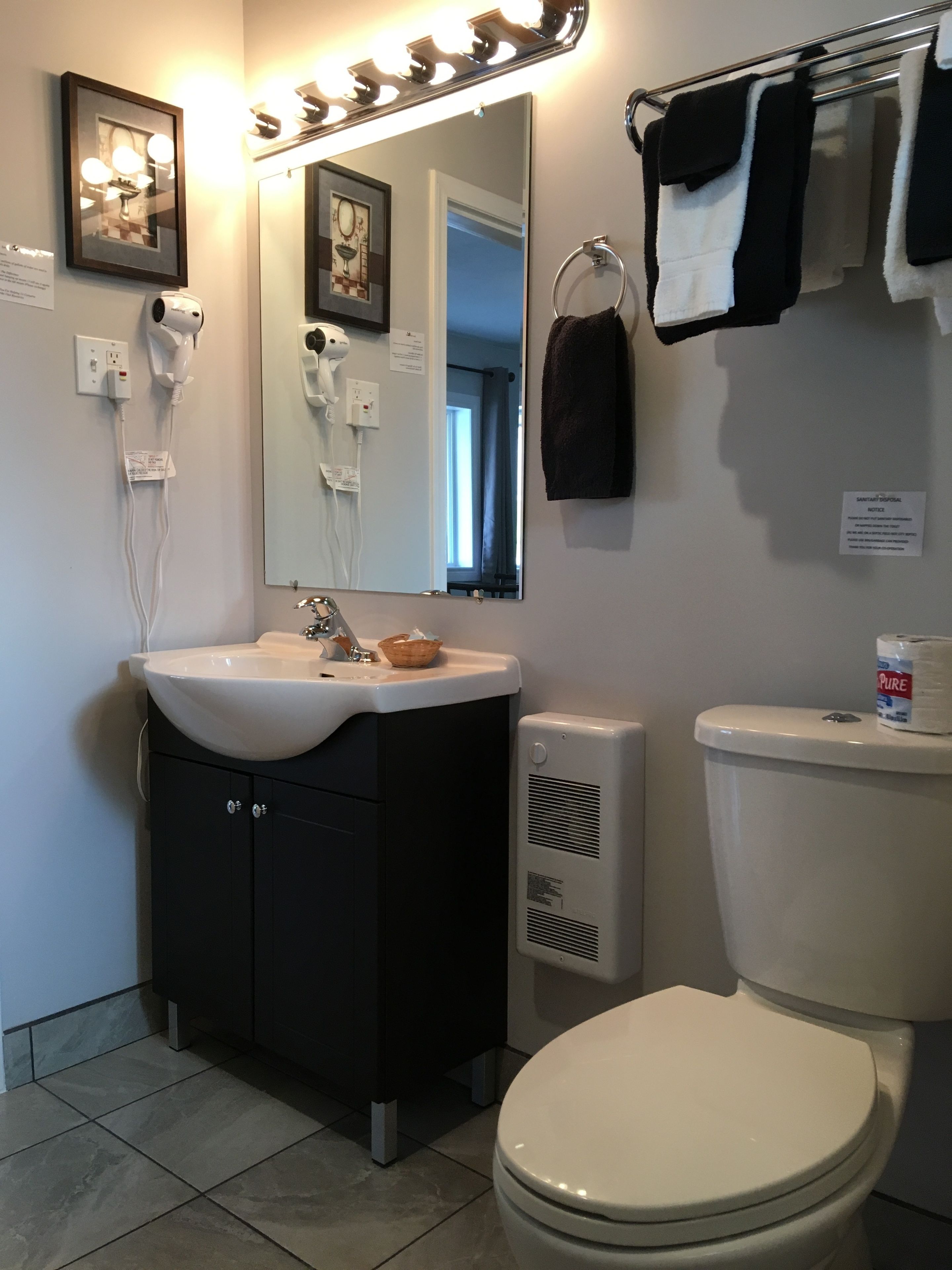 Maple Leaf Motel & RV Resort