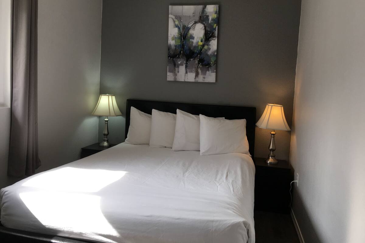Superior Room (Downstairs) | Hypo-allergenic bedding available, desk, blackout drapes, WiFi (free)