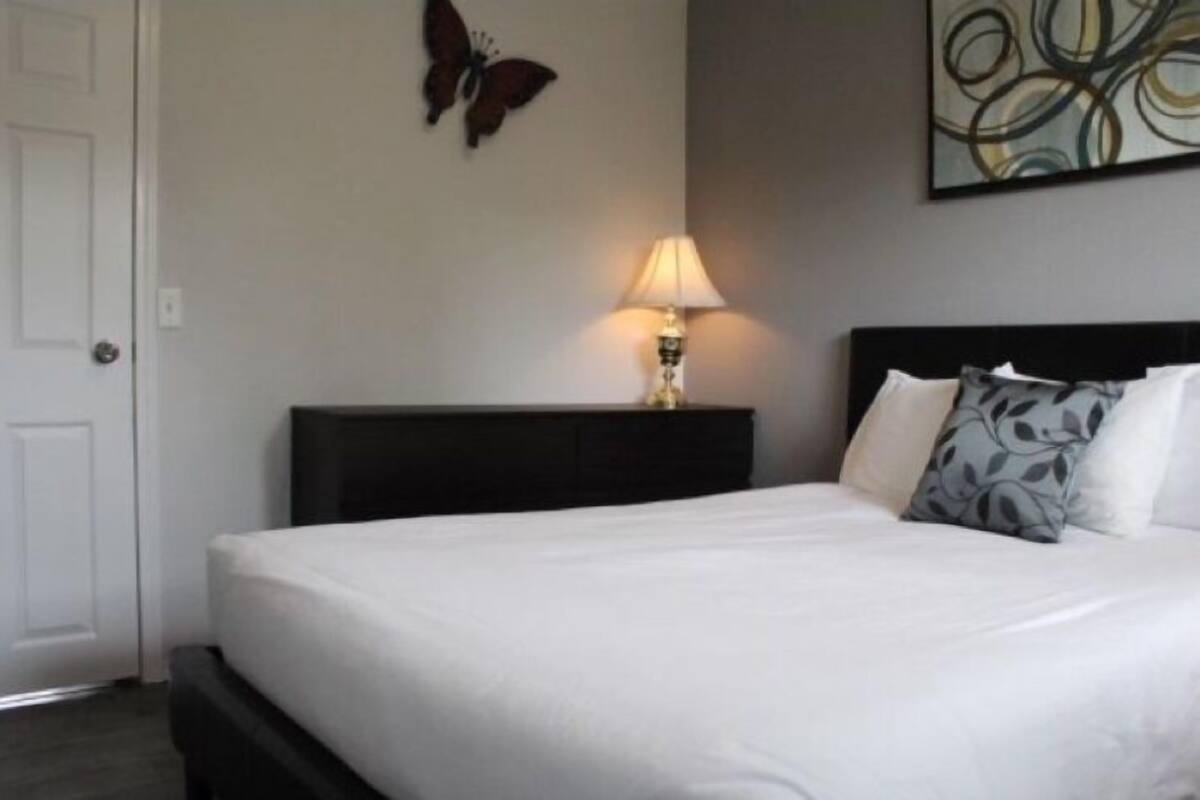Superior Room (Upstairs) | Hypo-allergenic bedding available, desk, blackout drapes, WiFi (free)