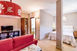 8 bedrooms, WiFi