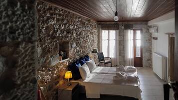 4 Schlafzimmer, Bügeleisen/Bügelbrett, WLAN, Bettwäsche