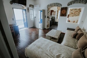 Living area - Amorgis Seaside Villa (Amorgos)