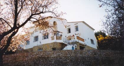 Secluded, Spacious, Luxury Villa & Swimming Pool in Beautiful Rustic Location