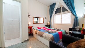 2 bedrooms, bed sheets