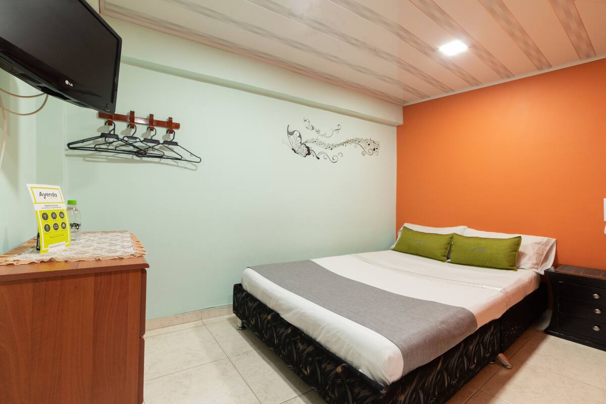 Desk, free WiFi, bed sheets