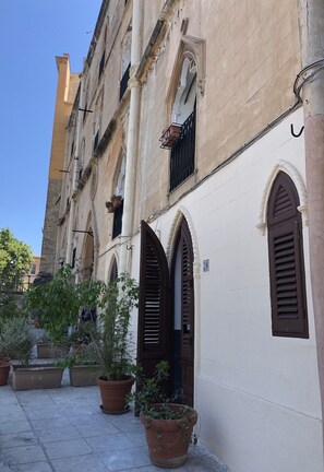 Exterior - Roberto holiday home (Palermo)