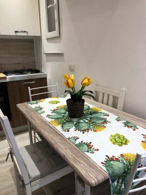 Dining - Roberto holiday home (Palermo)