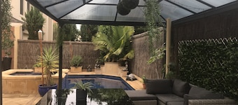 Easy stay Beachside Hove Executive spacious duplex home . Outside heated spa