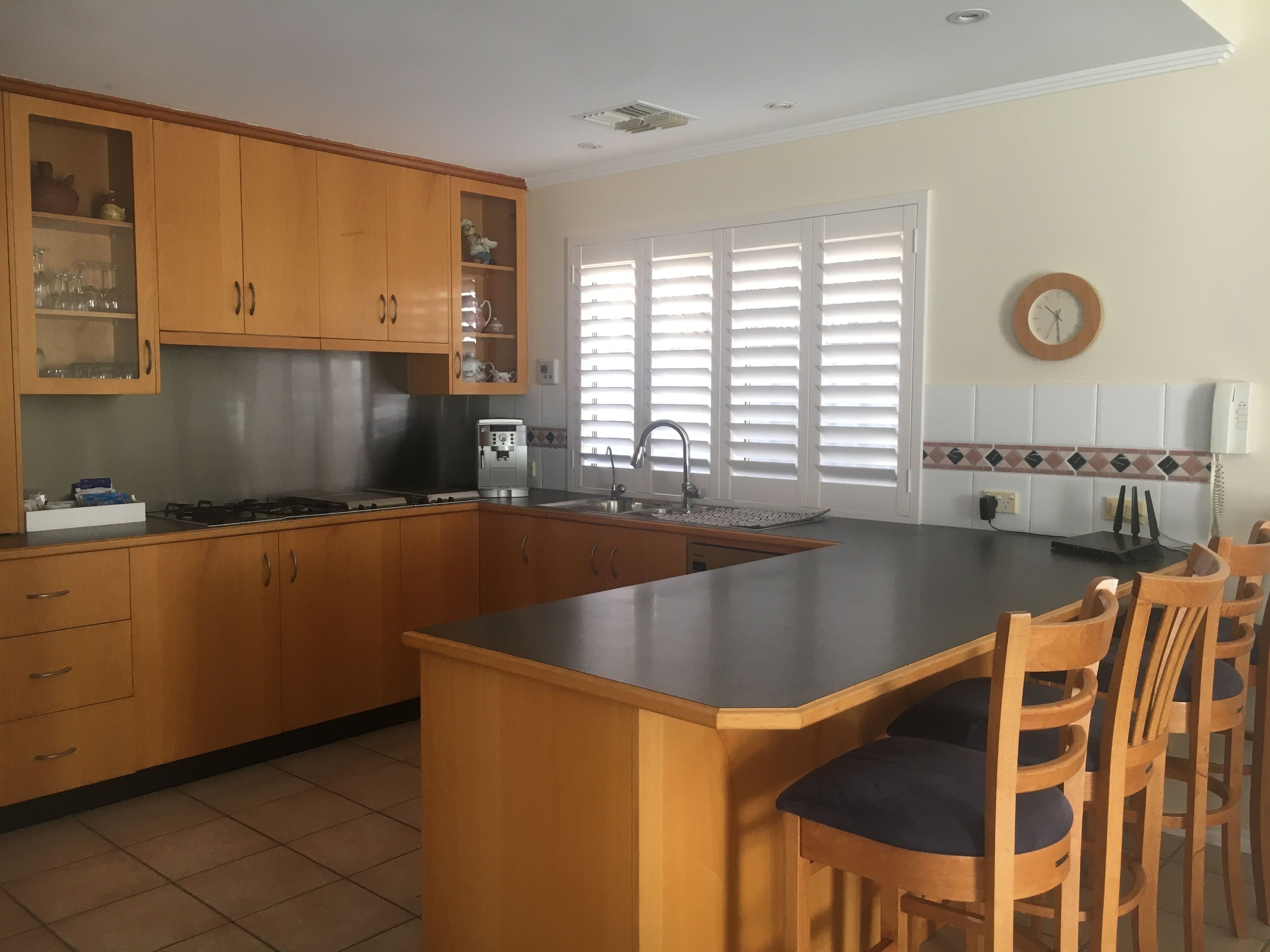 Easy stay Beachside Hove Executive spacious duplex home . Outside heated spa — image 18