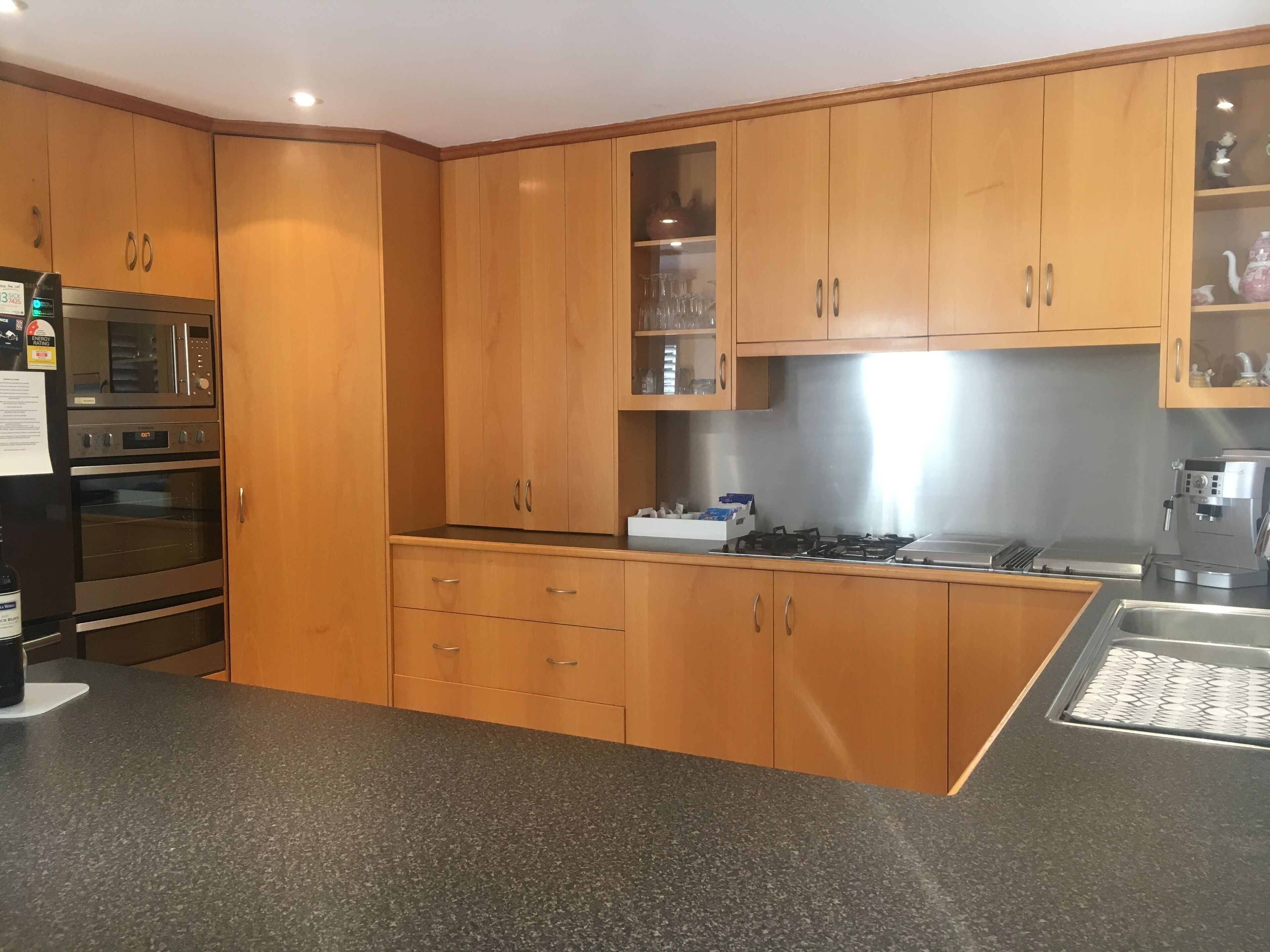 Easy stay Beachside Hove Executive spacious duplex home . Outside heated spa — image 15