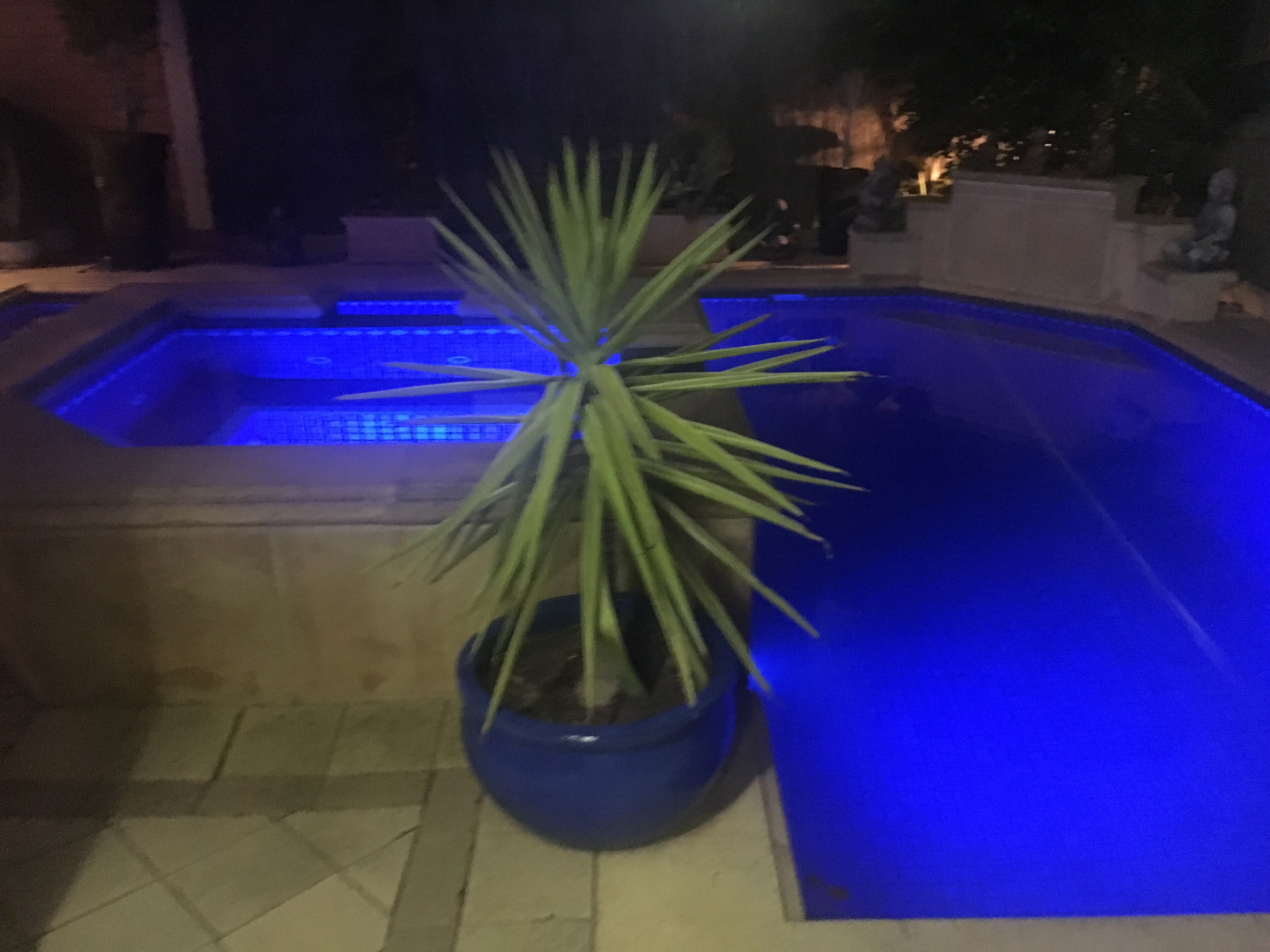 Easy stay Beachside Hove Executive spacious duplex home . Outside heated spa — image 8