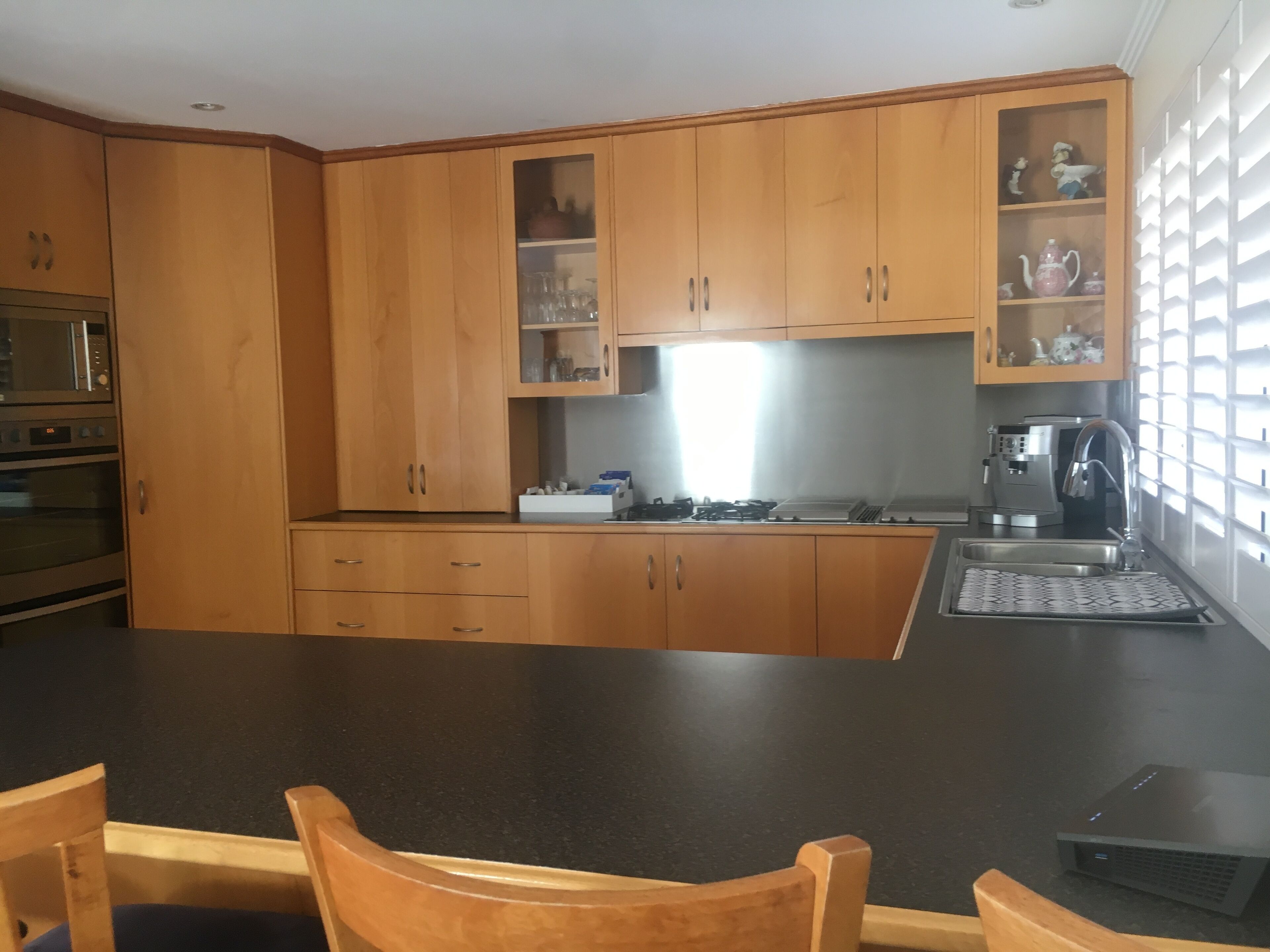 Microwave, dishwasher, coffee/tea maker, toaster