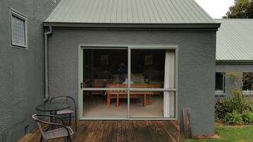 Premium Double Room, Garden View | Terrace/patio