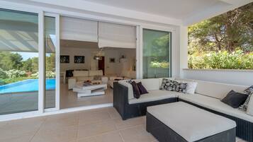 Télévision, jeux vidéo, livres, médiathÚque