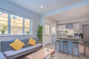 TV - ⭐️3 Bedroom / 3 En-Suite Apartment in❤️of Wycombe (High Wycombe)