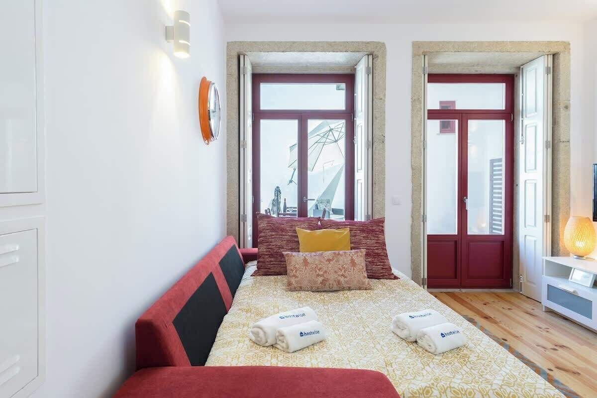 1 habitación, tabla de planchar con plancha, cuna de viaje y wifi 