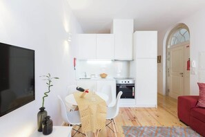 Interior - HostWise | Flat w/ Jacuzzi & Terrace (Porto)