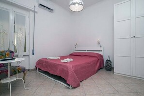 1 室のベッドルーム、アイロン / アイロン台、WiFi、ベッドシーツ