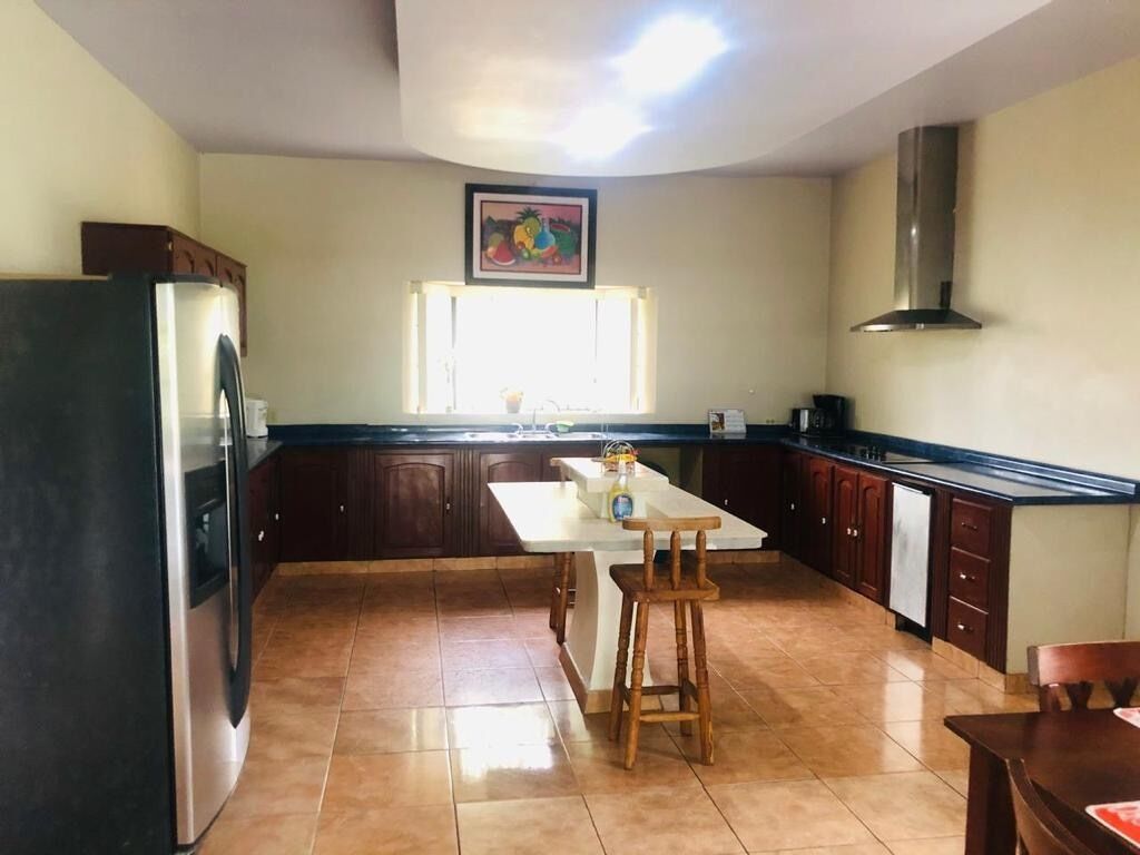 Microwave, oven, stovetop, coffee/tea maker
