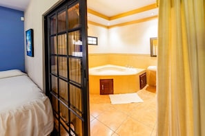 2 bedrooms, bed sheets