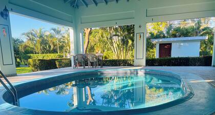 House private pool, ideal for family, Tela (near the beach 3 min)