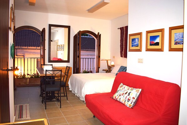 1 bedroom, in-room safe, desk, iron/ironing board