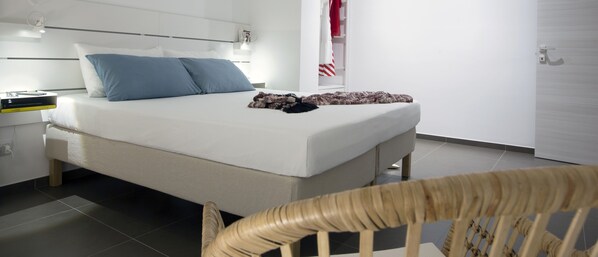 1 Schlafzimmer, Schreibtisch, Bügeleisen/Bügelbrett, Reisekinderbett