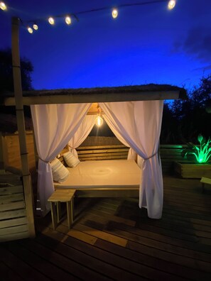 Property grounds - Beautiful studio/apartment with air conditioning and use of pool.  (Begur)
