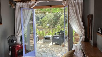 1 habitación, tabla de planchar con plancha, wifi gratis y ropa de cama