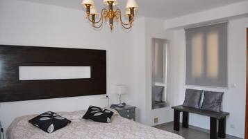 3 makuuhuonetta, silitysrauta/-lauta, ilmainen Wi-Fi