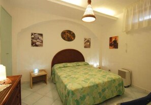 4 bedrooms, desk, iron/ironing board, travel cot - La Violetta Wonderful Villa in the heart of the Sorrento Coast (Massa Lubrense)