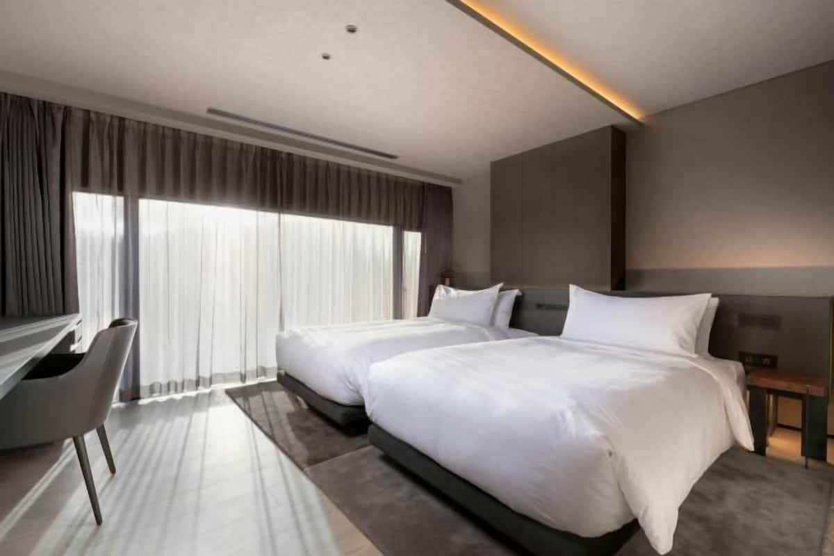 1 bedroom, in-room safe, blackout drapes, soundproofing